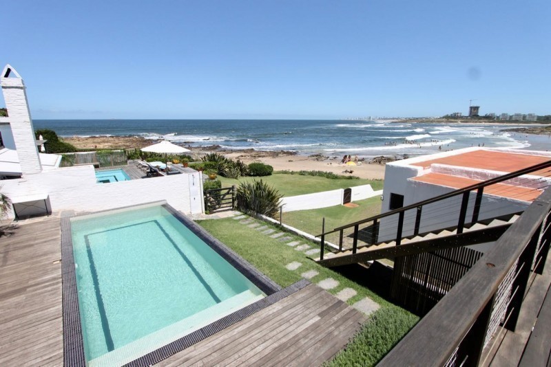 Excelente casa con salida al mar en La Barra